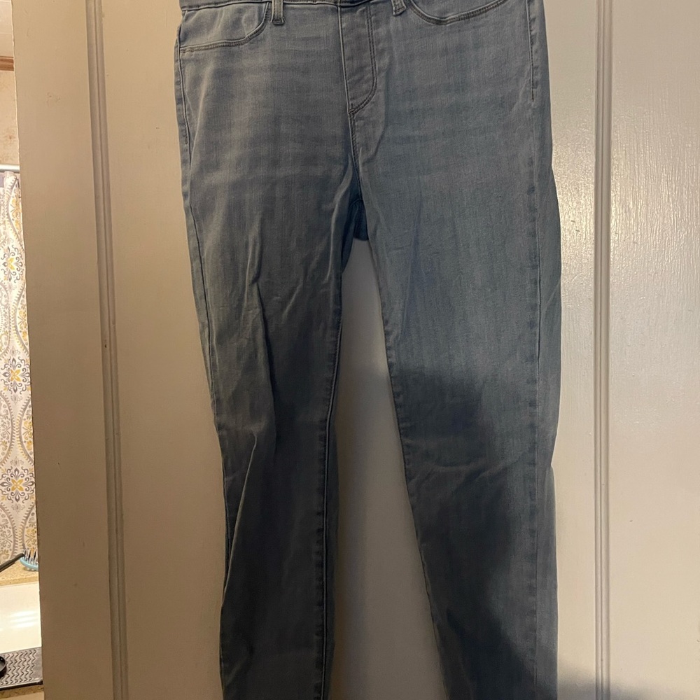Judy Blue Slim Blue Jeans Classic Style These are woman’s jeans not men’s